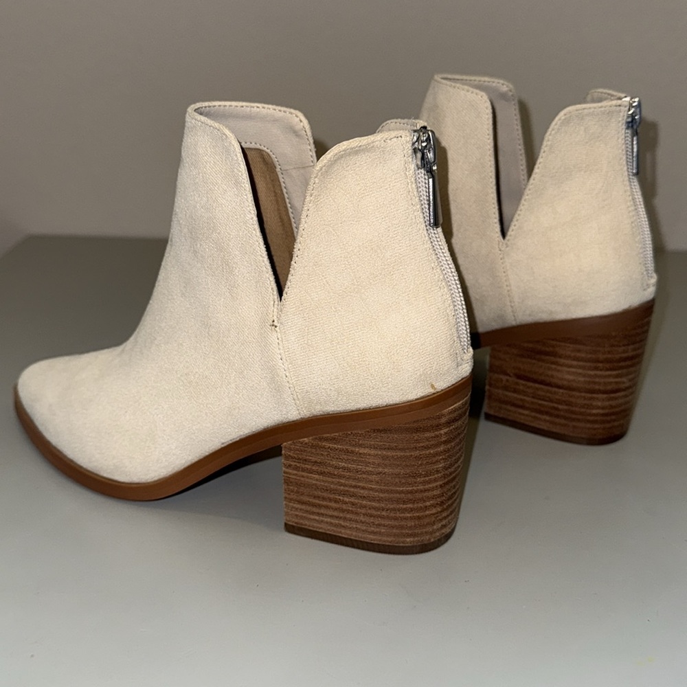 Like New, BP Brynne Ankle Bootie, Size 7.5 M, Ivory Croco, Never Been Worn - Picture 6 of 9